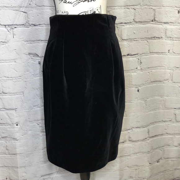 Vintage Laura Ashley Black Velvet Pencil Skirt - Size USA 12 - Picture 1 of 10
